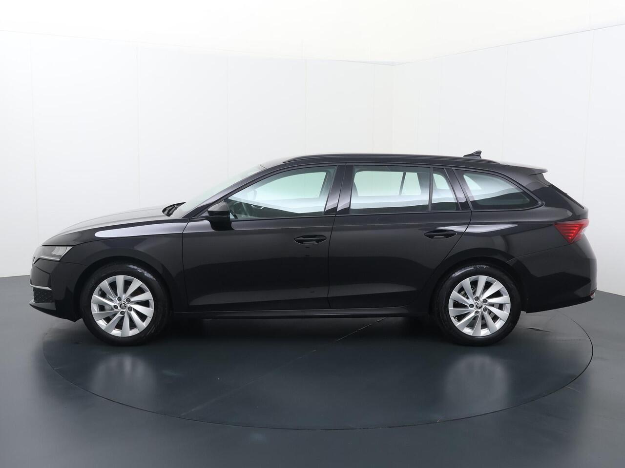 Skoda OCTAVIA Combi 1.5 TSI MHEV Business Edition | 115 PK | Automaat | Multifunctioneel stuurwiel | Adaptive Cruisecontrol | Achteruitrij camera |