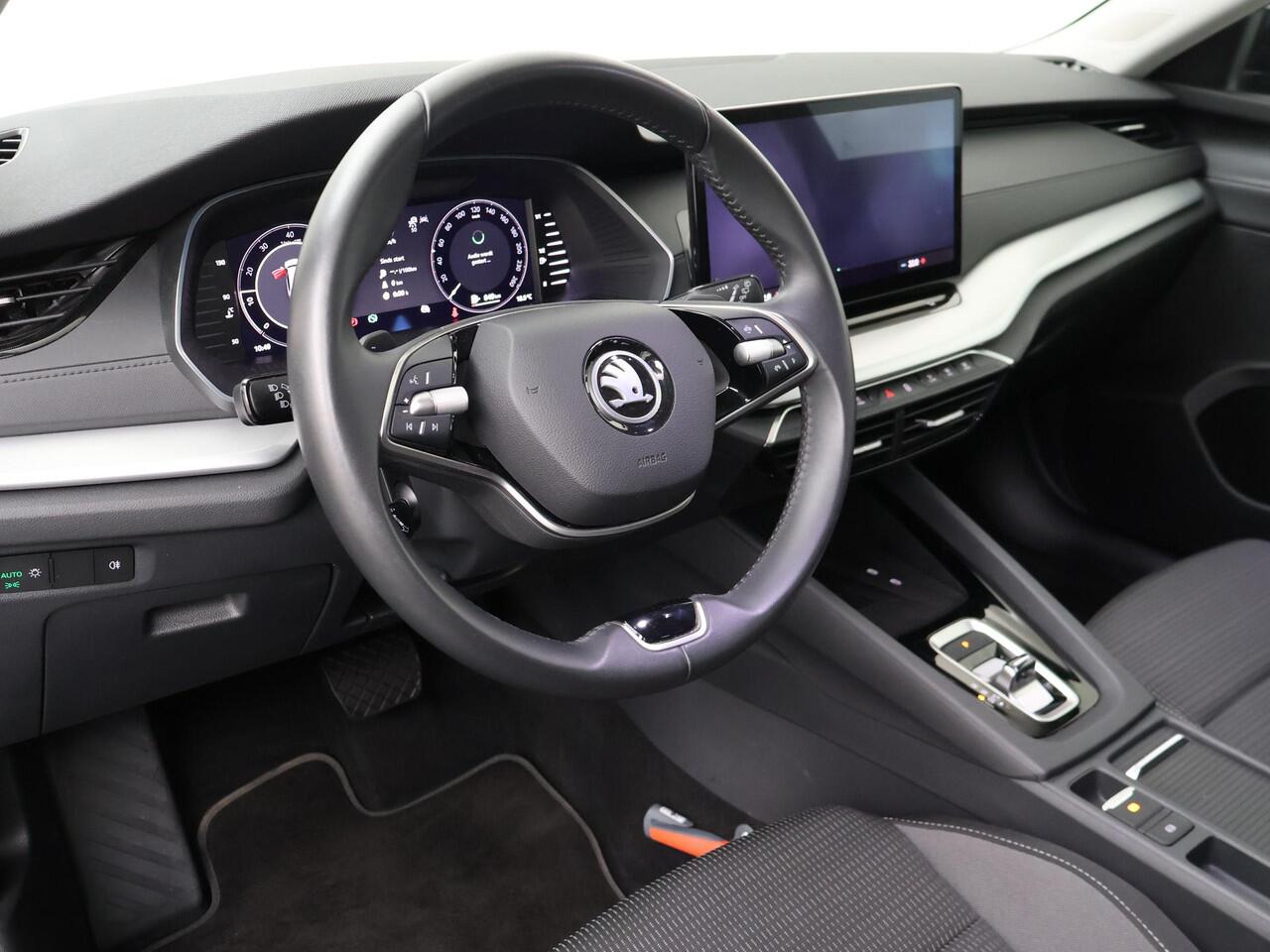 Skoda OCTAVIA Combi 1.5 TSI MHEV Business Edition | 115 PK | Automaat | Multifunctioneel stuurwiel | Adaptive Cruisecontrol | Achteruitrij camera |