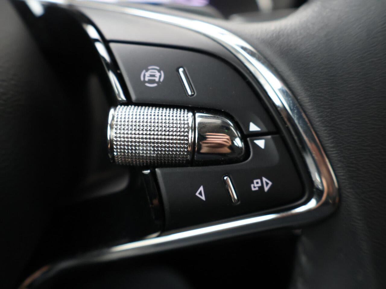 Skoda OCTAVIA Combi 1.0 e-TSI Ambition | 110 PK | Automaat | Trekhaak wegklapbaar | Navigatiesysteem |