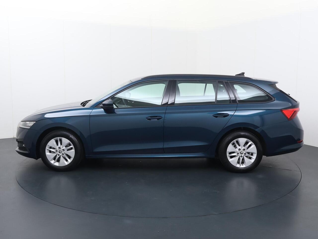 Skoda OCTAVIA Combi 1.0 e-TSI Ambition | 110 PK | Automaat | Trekhaak wegklapbaar | Navigatiesysteem |