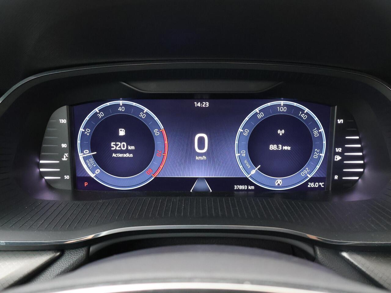 Skoda OCTAVIA Combi 1.0 e-TSI Ambition | 110 PK | Automaat | Trekhaak wegklapbaar | Navigatiesysteem |