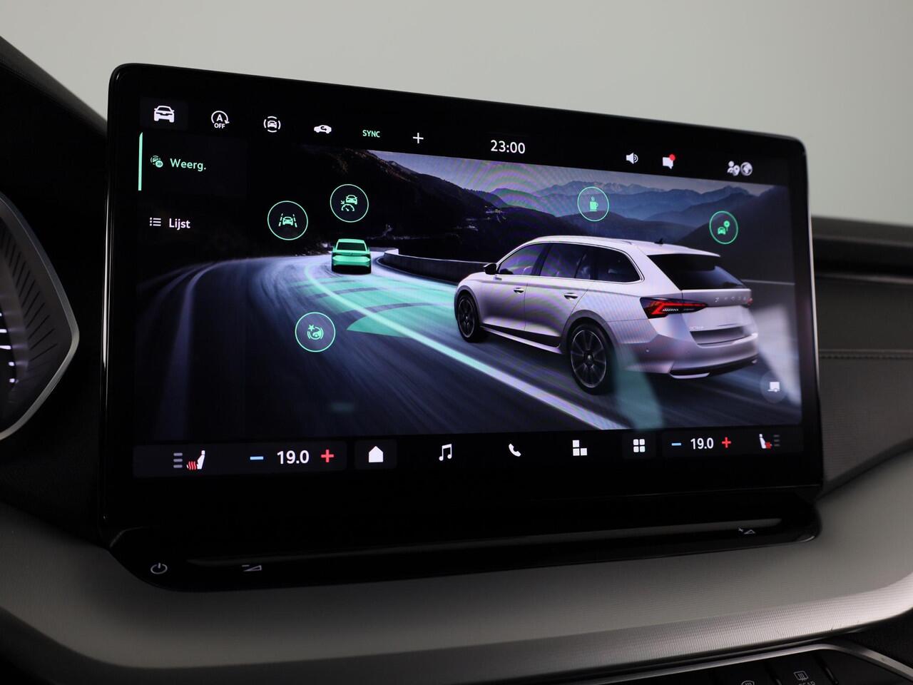 Skoda OCTAVIA Combi 1.5 TSI MHEV Business Edition 115 pk DSG | Verlengde garantie | Navigatie | Trekhaak (wegklapbaar) | Parkeersensoren | Achteruitrijcamera | Stoelverwarming |