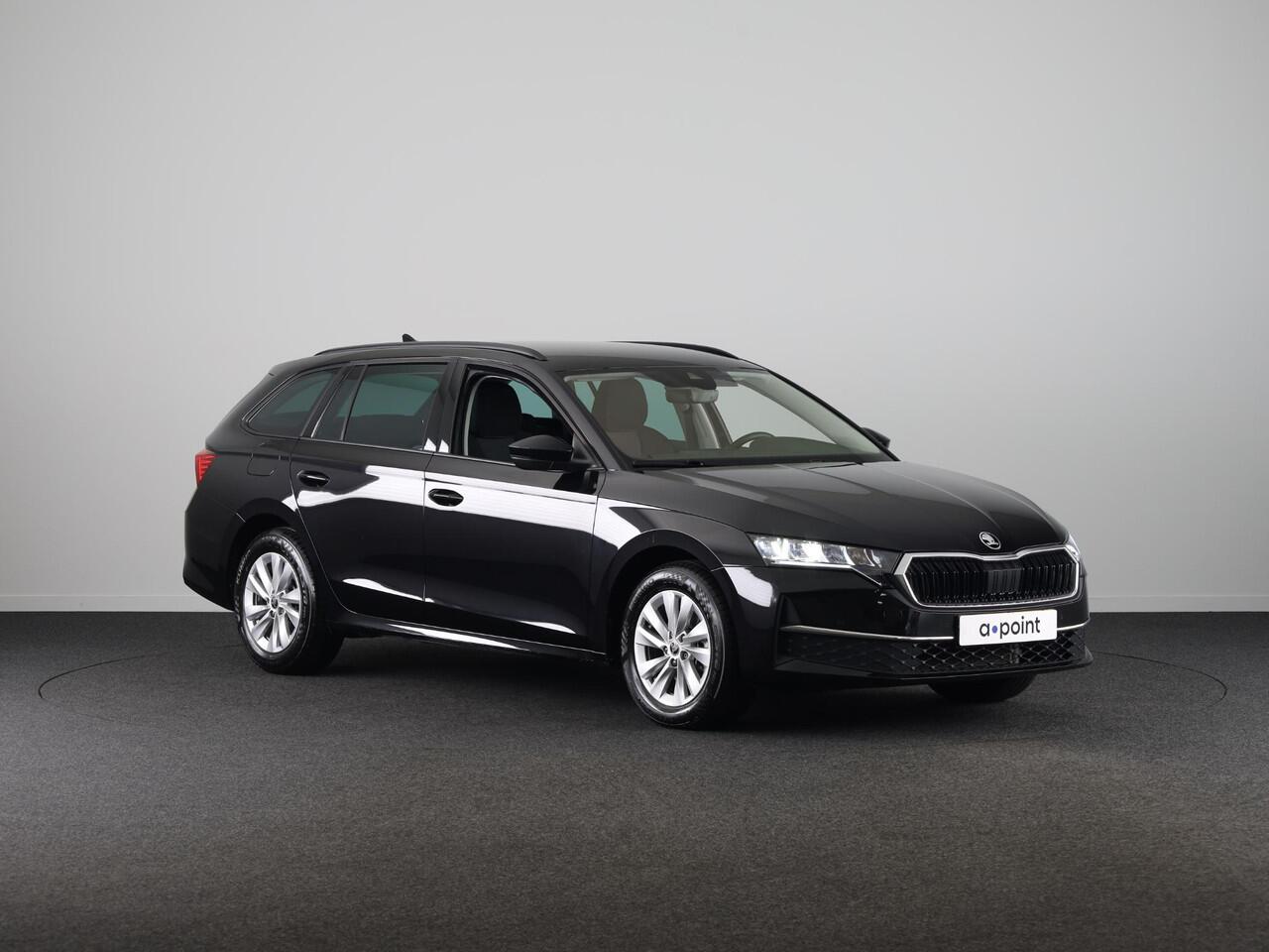 Skoda OCTAVIA Combi 1.5 TSI MHEV Business Edition 115 pk DSG | Verlengde garantie | Navigatie | Trekhaak (wegklapbaar) | Parkeersensoren | Achteruitrijcamera | Stoelverwarming |