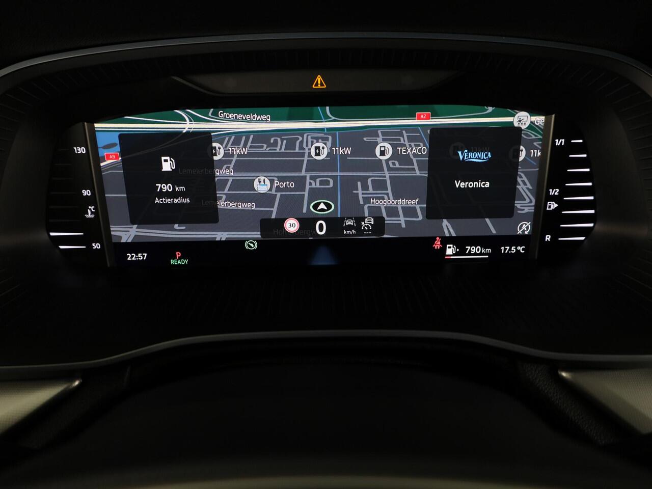 Skoda OCTAVIA Combi 1.5 TSI MHEV Business Edition 115 pk DSG | Verlengde garantie | Navigatie | Trekhaak (wegklapbaar) | Parkeersensoren | Achteruitrijcamera | Stoelverwarming |