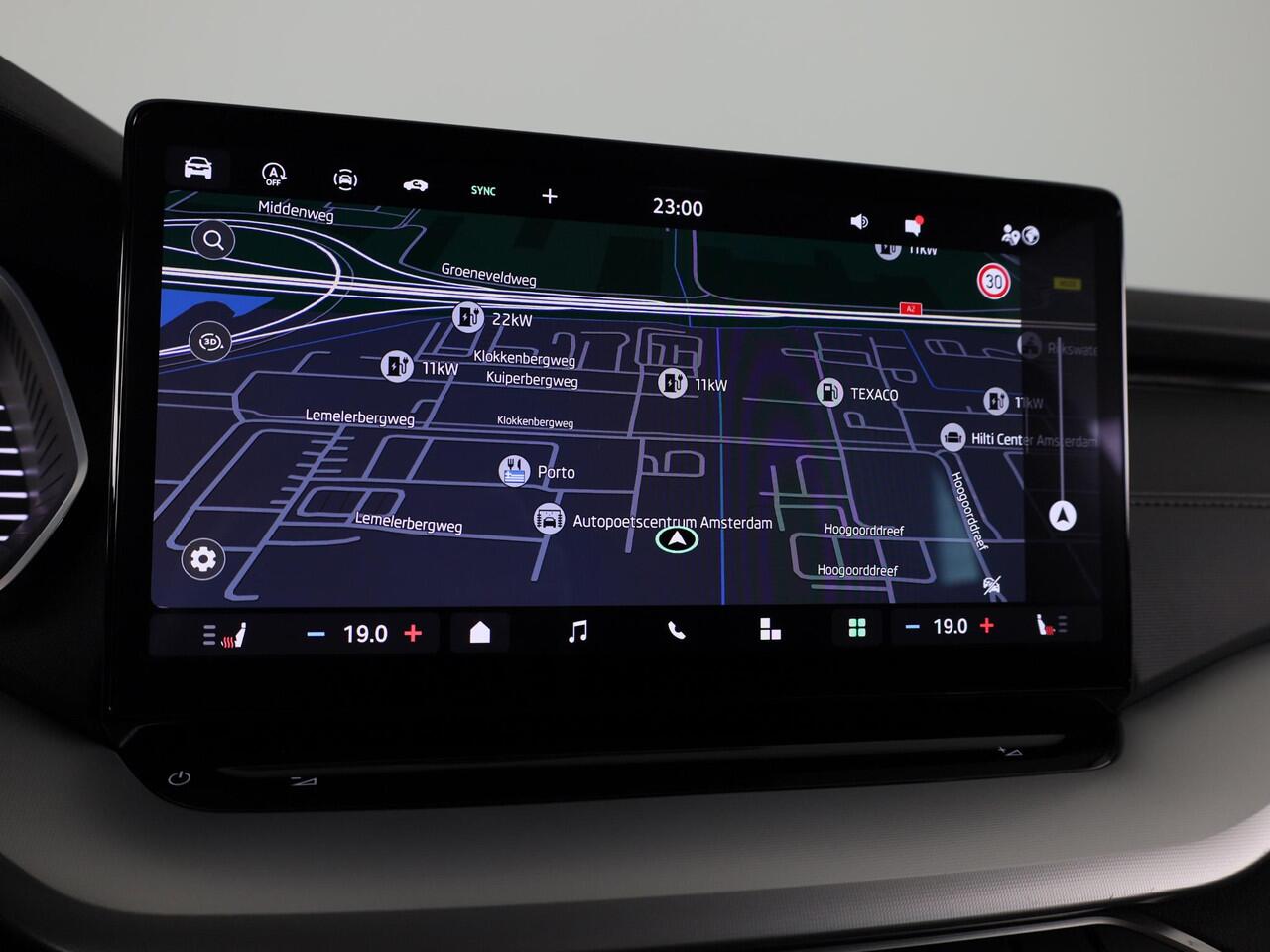 Skoda OCTAVIA Combi 1.5 TSI MHEV Business Edition 115 pk DSG | Verlengde garantie | Navigatie | Trekhaak (wegklapbaar) | Parkeersensoren | Achteruitrijcamera | Stoelverwarming |