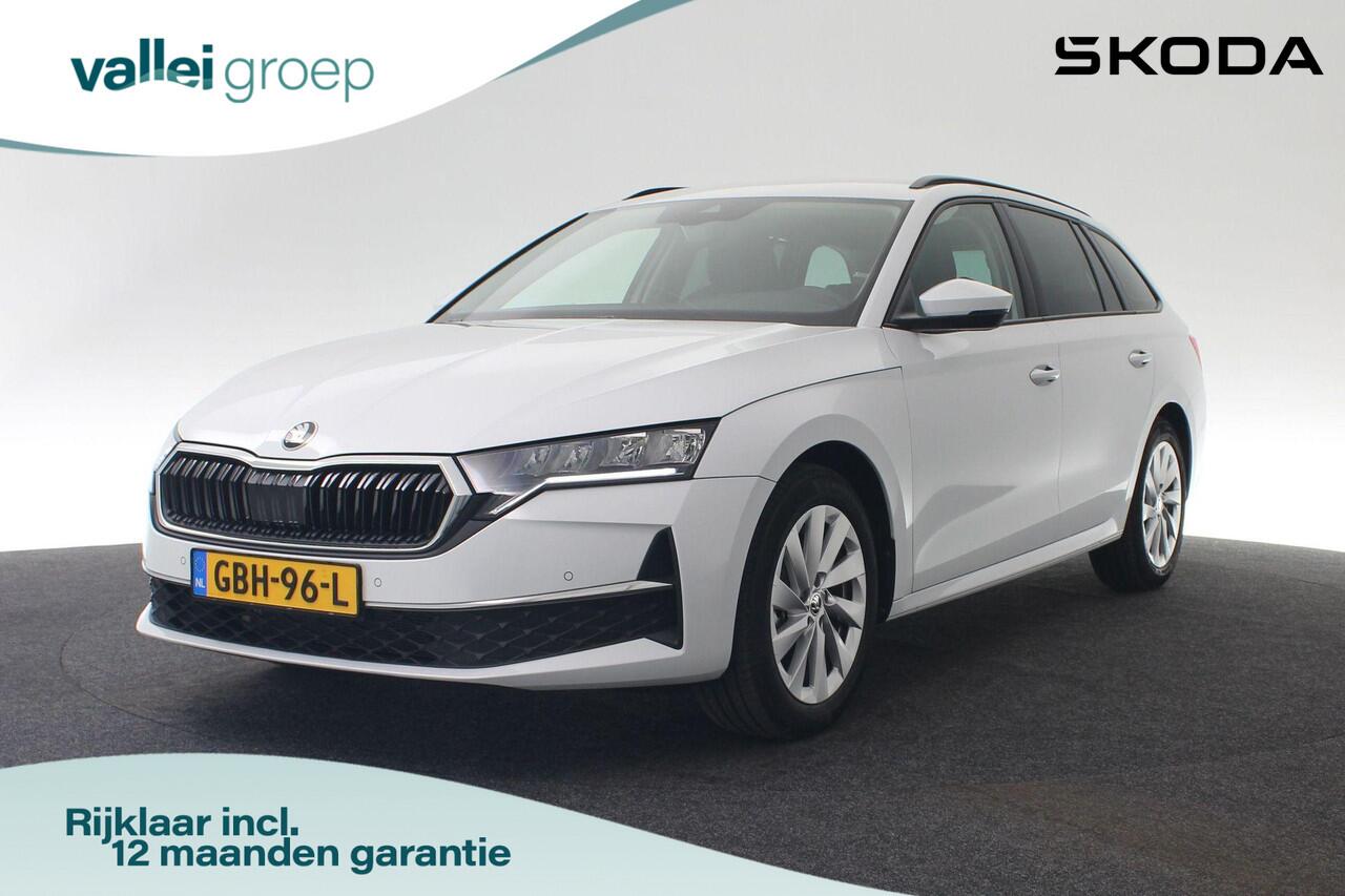 Skoda OCTAVIA Combi First Edition 1.5 TSI 115 pk DSG | Nieuw Model | ACC | Keyless | Elektrische achterklep | 17 inch
