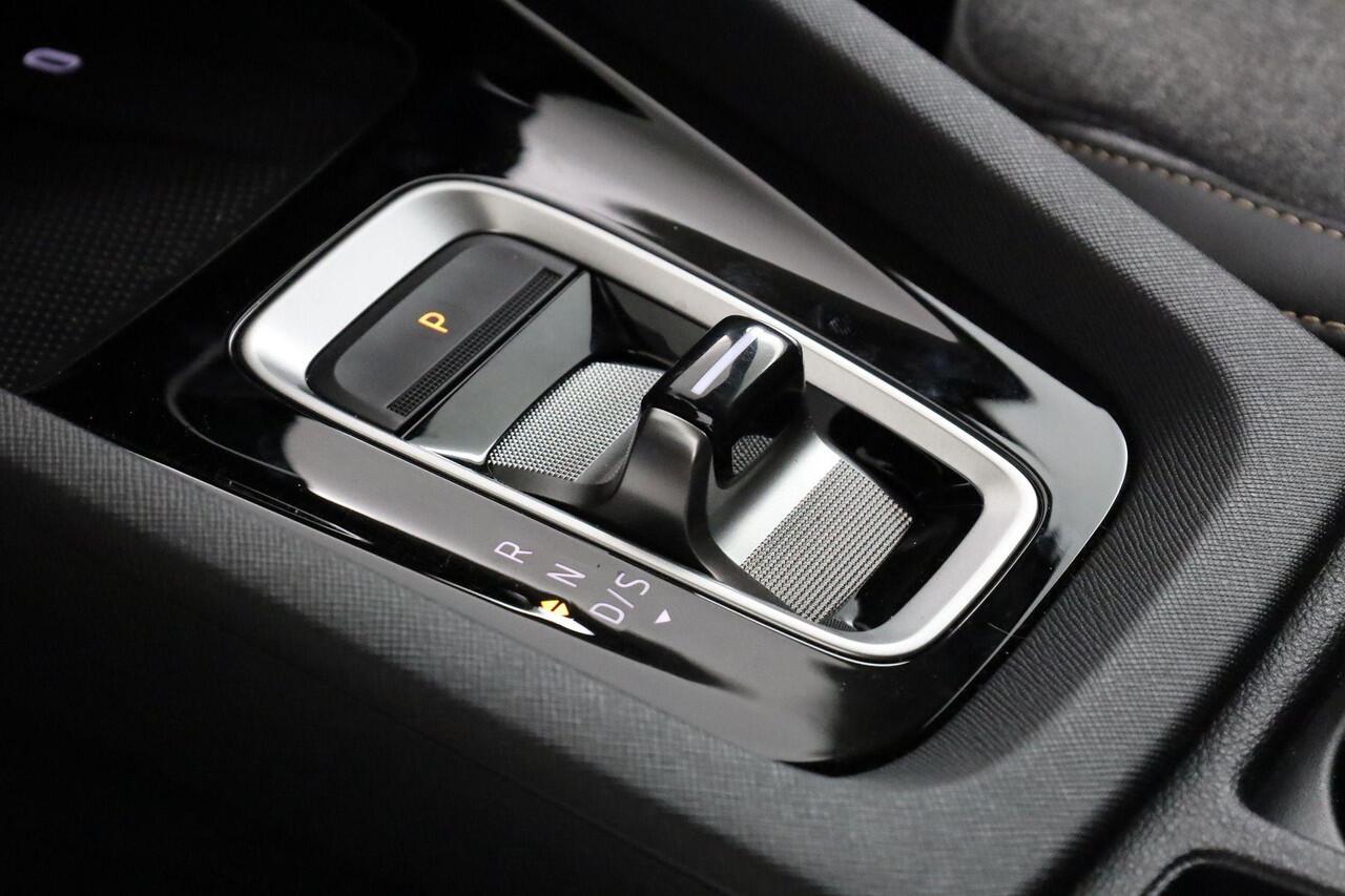 Skoda OCTAVIA Combi First Edition 1.5 TSI 115 pk DSG | Nieuw Model | ACC | Keyless | Elektrische achterklep | 17 inch