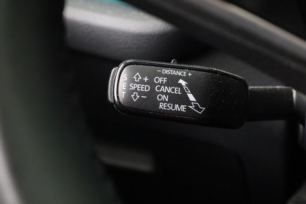 Skoda OCTAVIA Combi First Edition 1.5 TSI 115 pk DSG | Nieuw Model | ACC | Keyless | Elektrische achterklep | 17 inch