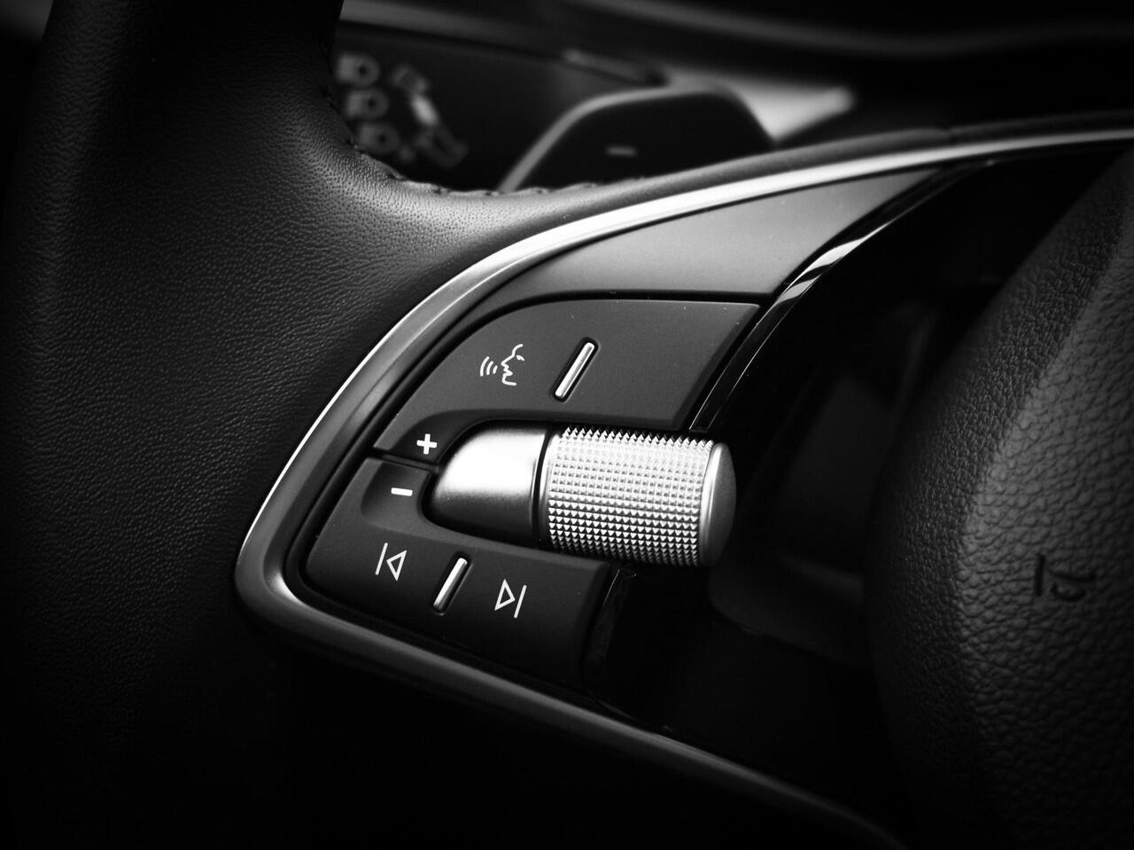 Skoda OCTAVIA Combi 1.5 TSI 115pk DSG MHEV Business Edition Plus · Camera · Inklap. Trekhaak · Keyless · Elek. Achterklep · Apple/Android Car Play · ACC · Garantie t/m 29-09-2028 of 100.000km