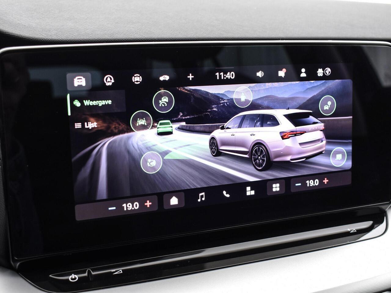 Skoda OCTAVIA Combi 1.5 TSI 115pk DSG MHEV Business Edition Plus · Camera · Inklap. Trekhaak · Keyless · Elek. Achterklep · Apple/Android Car Play · ACC · Garantie t/m 29-09-2028 of 100.000km