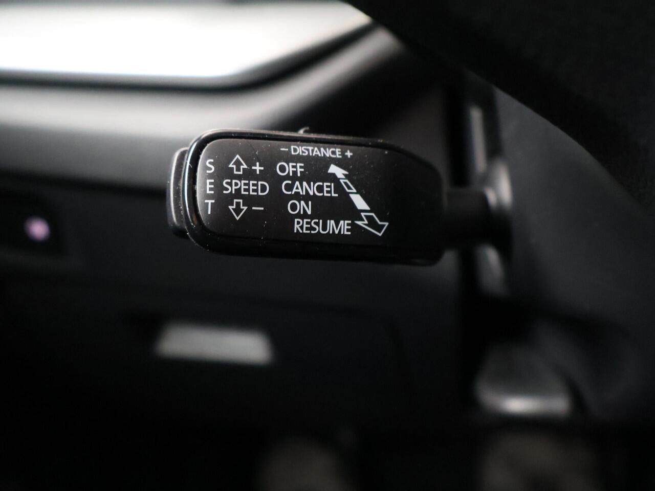 Skoda OCTAVIA Combi 1.5 TSI MHEV Business Edition | 115 PK | Automaat | Multifunctioneel stuurwiel | Adaptive Cruisecontrol | Achteruitrij camera | Trekhaak |