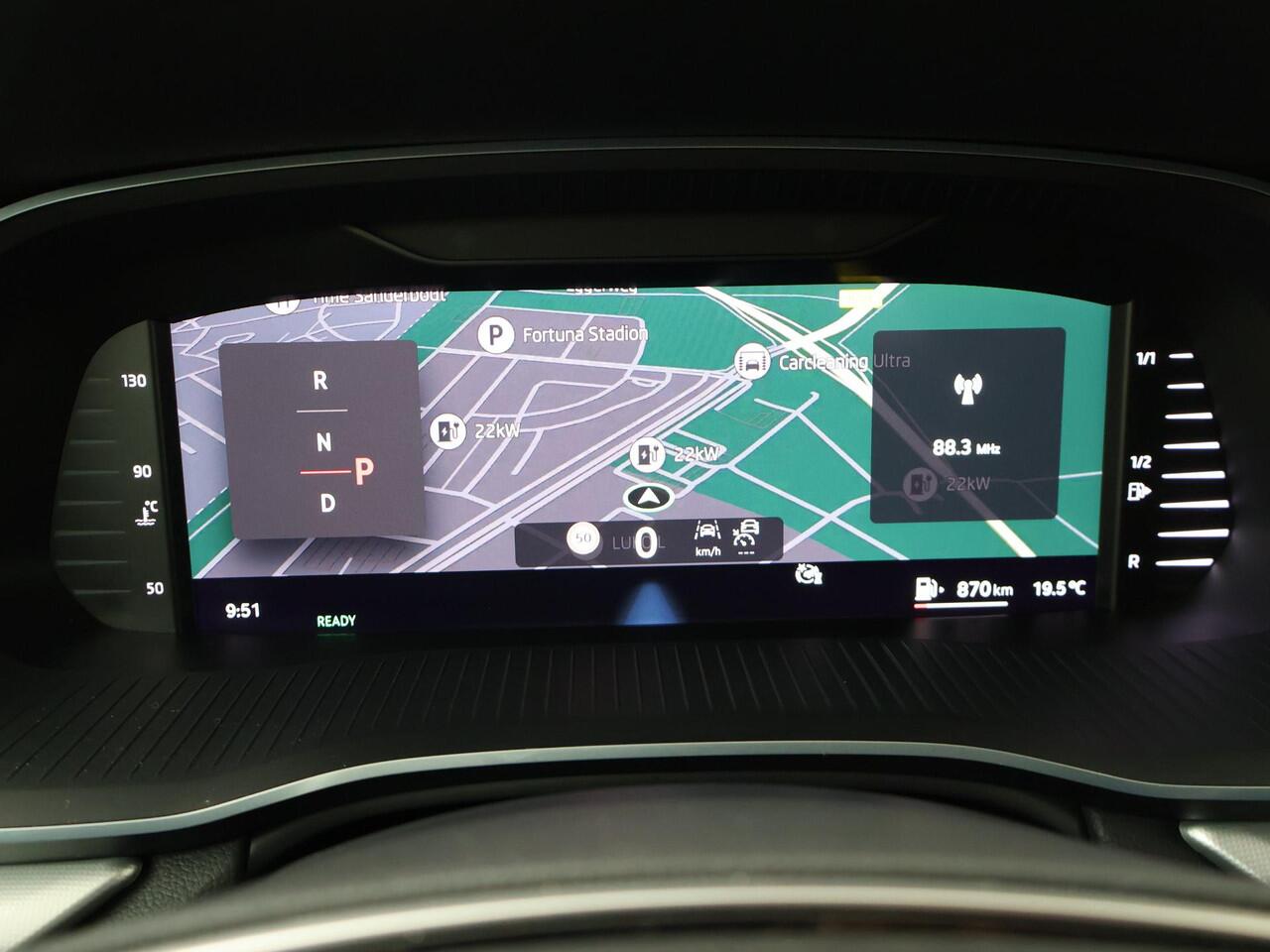 Skoda OCTAVIA Combi 1.5 TSI MHEV Business Edition | 115 PK | Automaat | Multifunctioneel stuurwiel | Adaptive Cruisecontrol | Achteruitrij camera | Trekhaak |