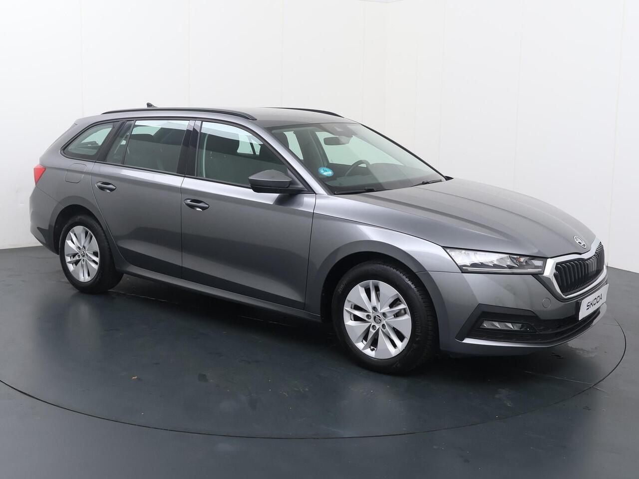 Skoda OCTAVIA Combi 1.0 e-TSI Ambition | 110 PK | Automaat | Trekhaak wegklapbaar | Apple Carplay/Android Auto |