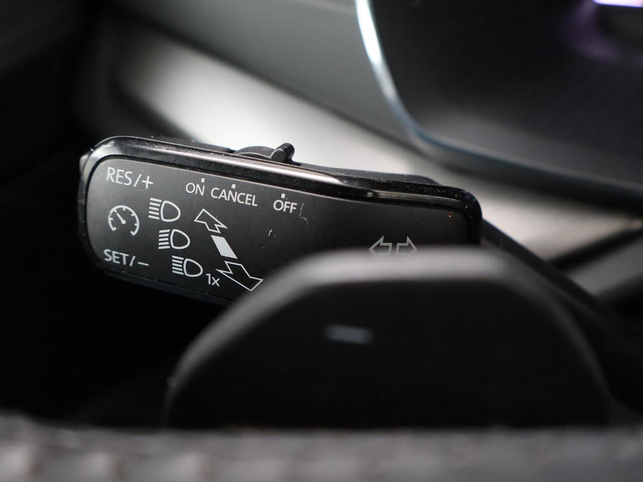 Skoda OCTAVIA Combi 1.0 e-TSI Ambition | 110 PK | Automaat | Trekhaak wegklapbaar | Digitaal instrumentenpaneel |