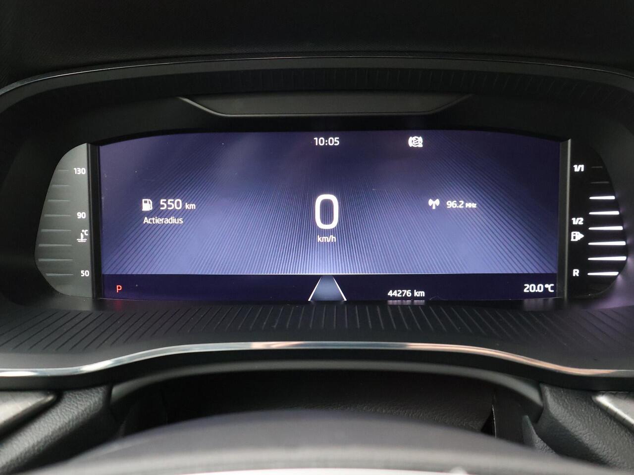 Skoda OCTAVIA Combi 1.0 e-TSI Ambition | 110 PK | Automaat | Trekhaak wegklapbaar | Apple Carplay/Android Auto |