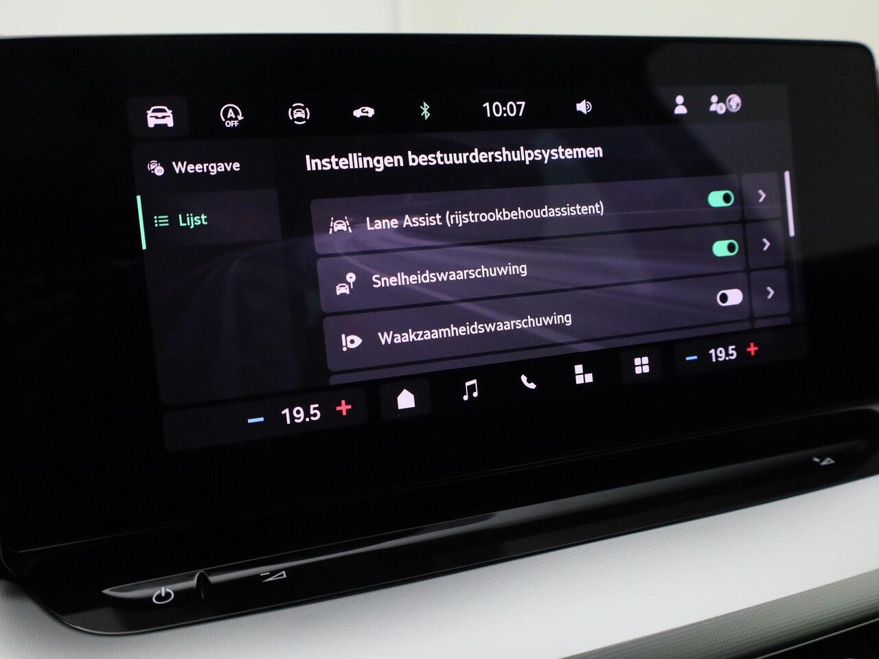 Skoda OCTAVIA Combi 1.5TSI/115PK MHEV Business Edition Plus DSG · Apple/Android Car Play · Trekhaak · Camera + Parkeersensoren · Garantie t/m 29-09-2028 of 100.000km