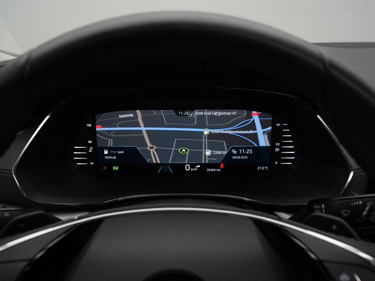 Skoda OCTAVIA Combi 1.0 e-TSI 110 pk DSG Business Edition | Panoramadak | Trekhaak | Navigatie | Stoelverwarming