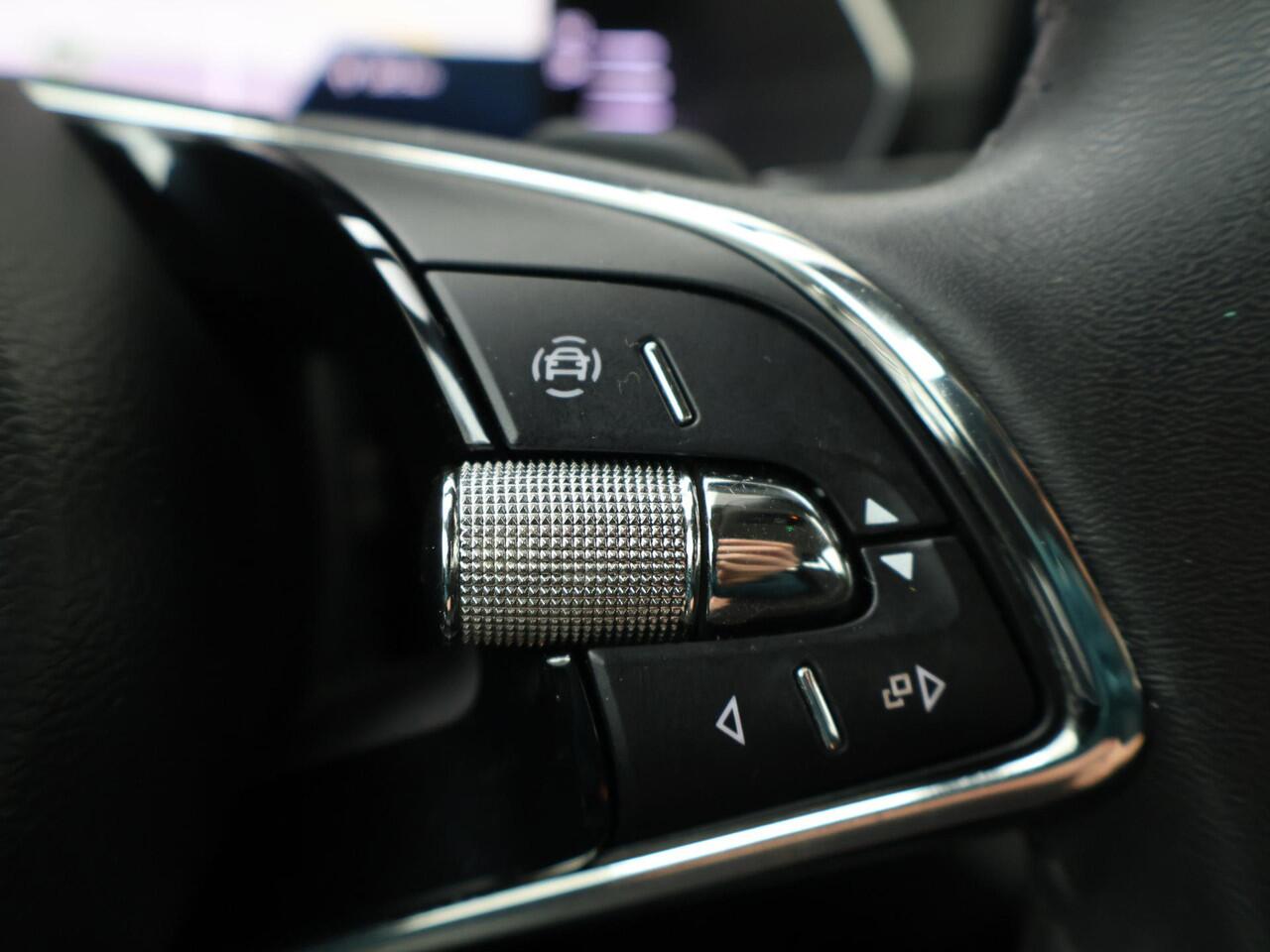 Skoda OCTAVIA Combi 1.0 e-TSI Ambition | 110 PK | Automaat | Trekhaak wegklapbaar | Navigatiesysteem |