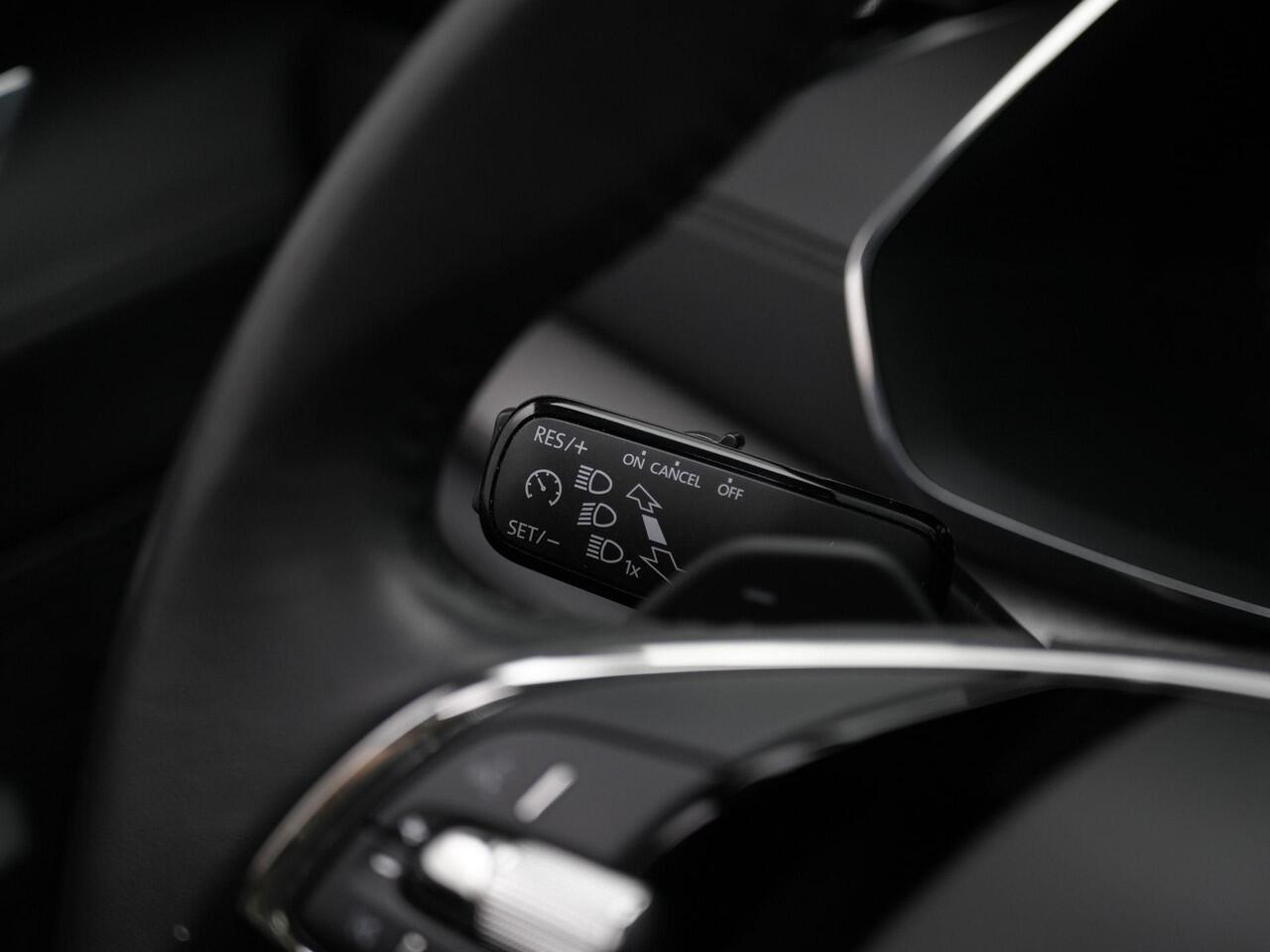 Skoda OCTAVIA Combi 1.0 e-TSI 110 pk DSG Business Edition | Panoramadak | Trekhaak | Navigatie | Keyless