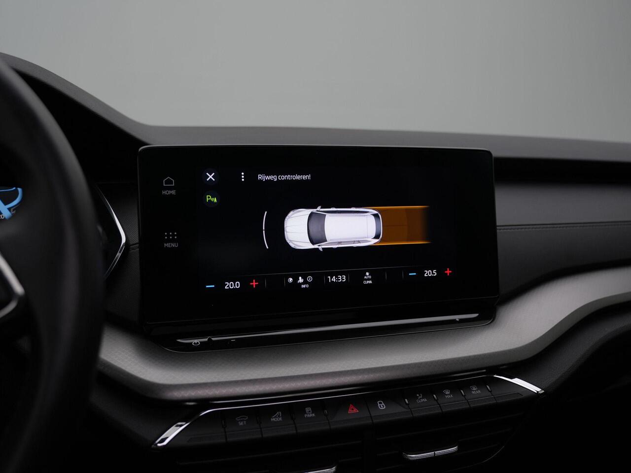 Skoda OCTAVIA Combi 1.0 e-TSI 110 pk DSG Business Edition | Panoramadak | Trekhaak | Navigatie | Keyless