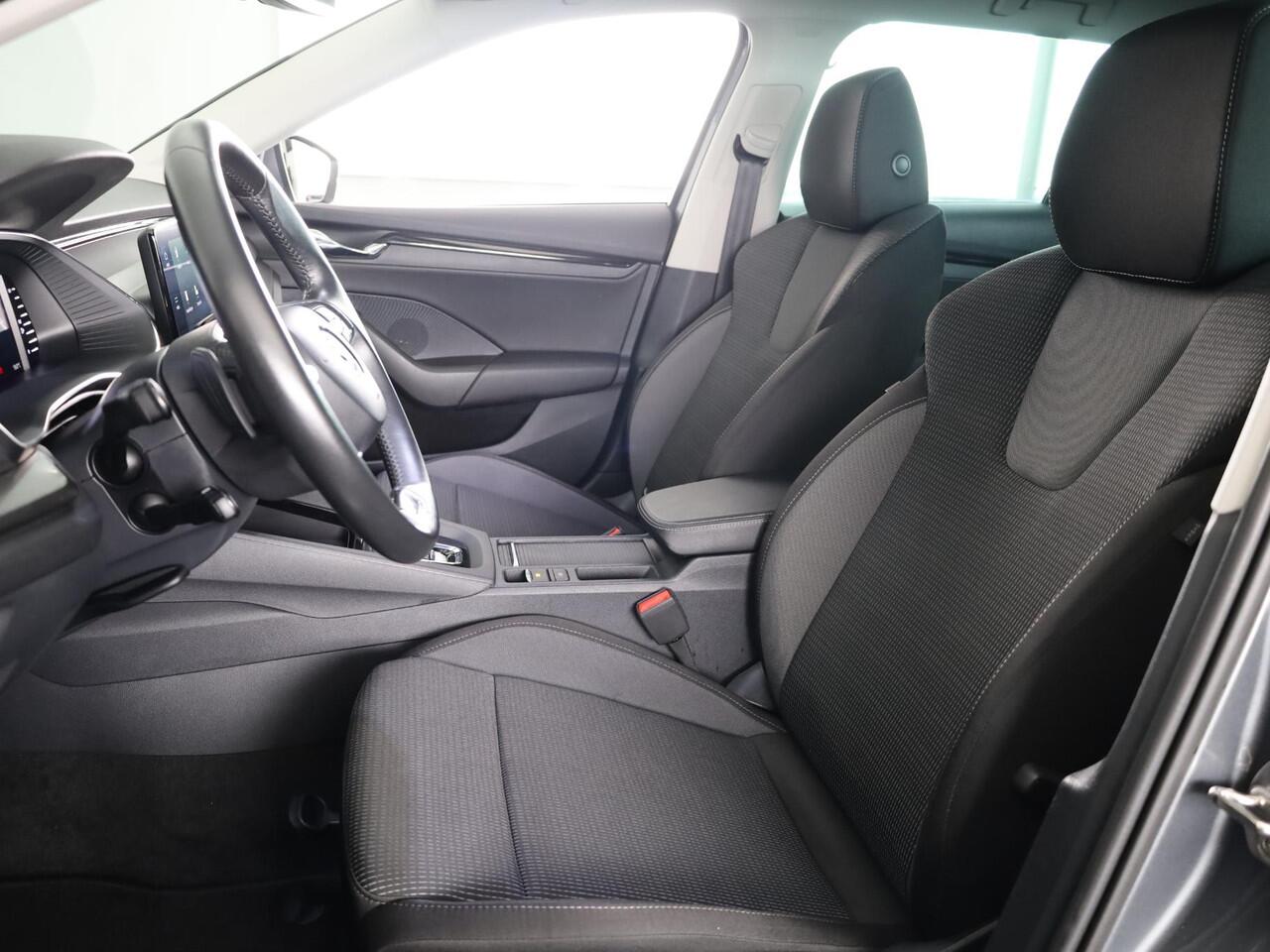 Skoda OCTAVIA Combi 1.4 TSI iV PHEV Business Edition 204 pk Automaat (DSG) | Verlengde garantie | Navigatie | Parkeersensoren | Adaptieve cruise control | Stoelverwarming |