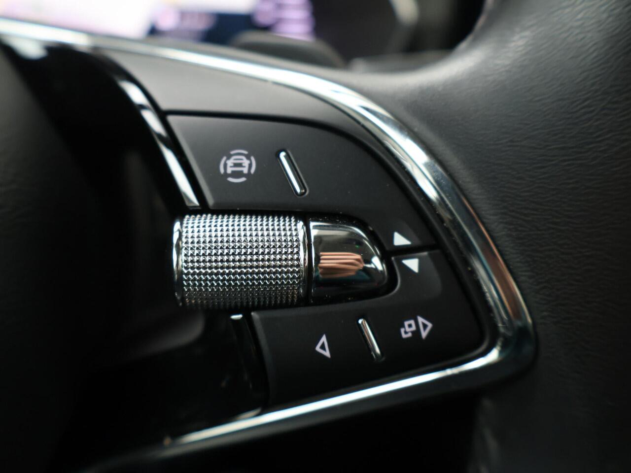 Skoda OCTAVIA Combi 1.0 e-TSI Ambition | 110 PK | Automaat | Trekhaak wegklapbaar | Apple Carplay/Android Auto |