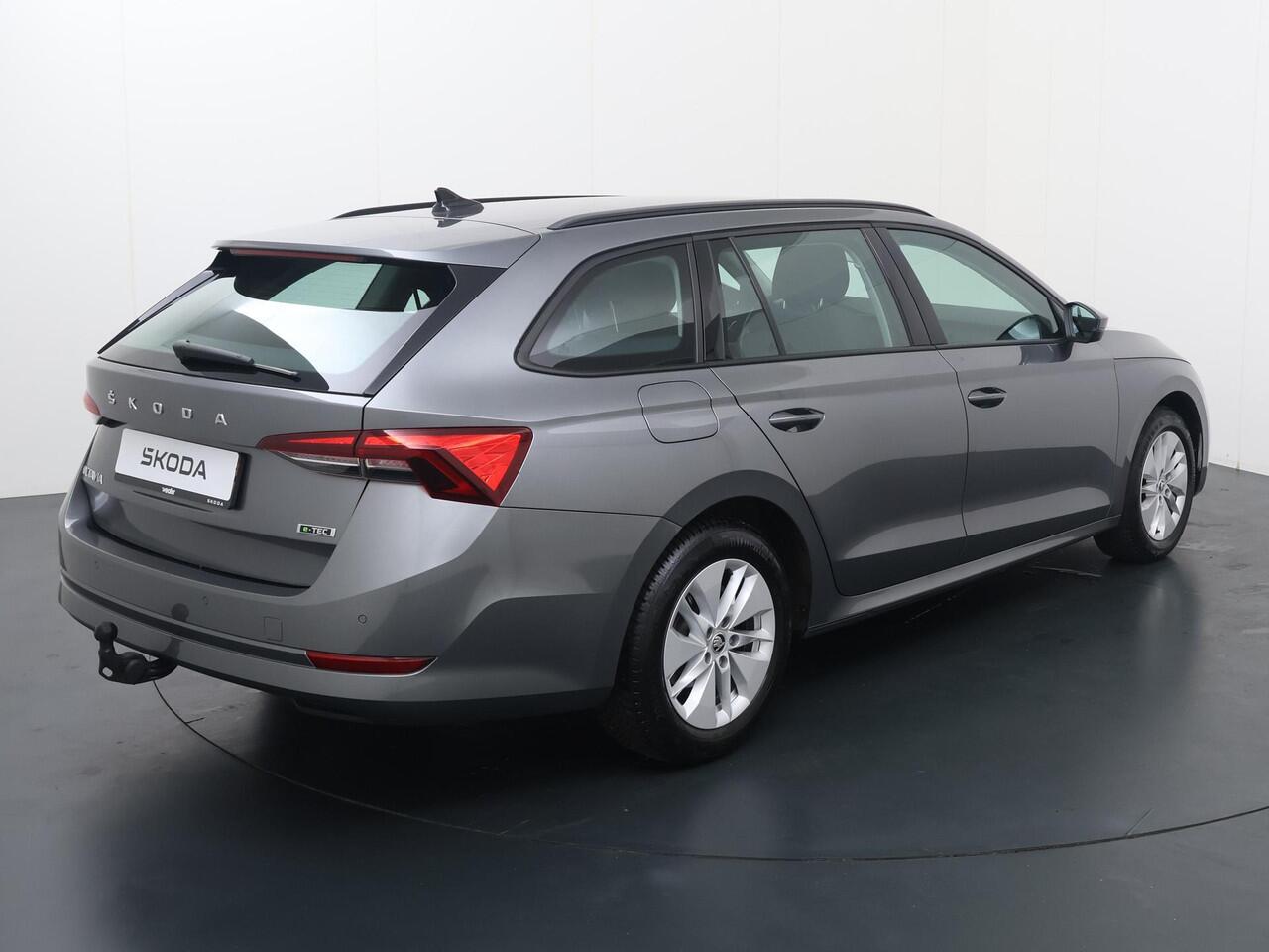 Skoda OCTAVIA Combi 1.0 e-TSI Ambition | 110 PK | Automaat | Trekhaak wegklapbaar | Apple Carplay/Android Auto |