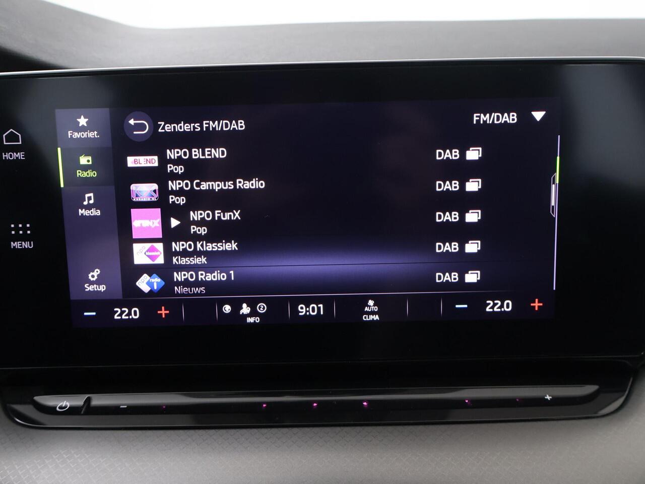 Skoda OCTAVIA Combi 1.0 e-TSI Ambition | 110 PK | Automaat | Trekhaak wegklapbaar | Navigatiesysteem |