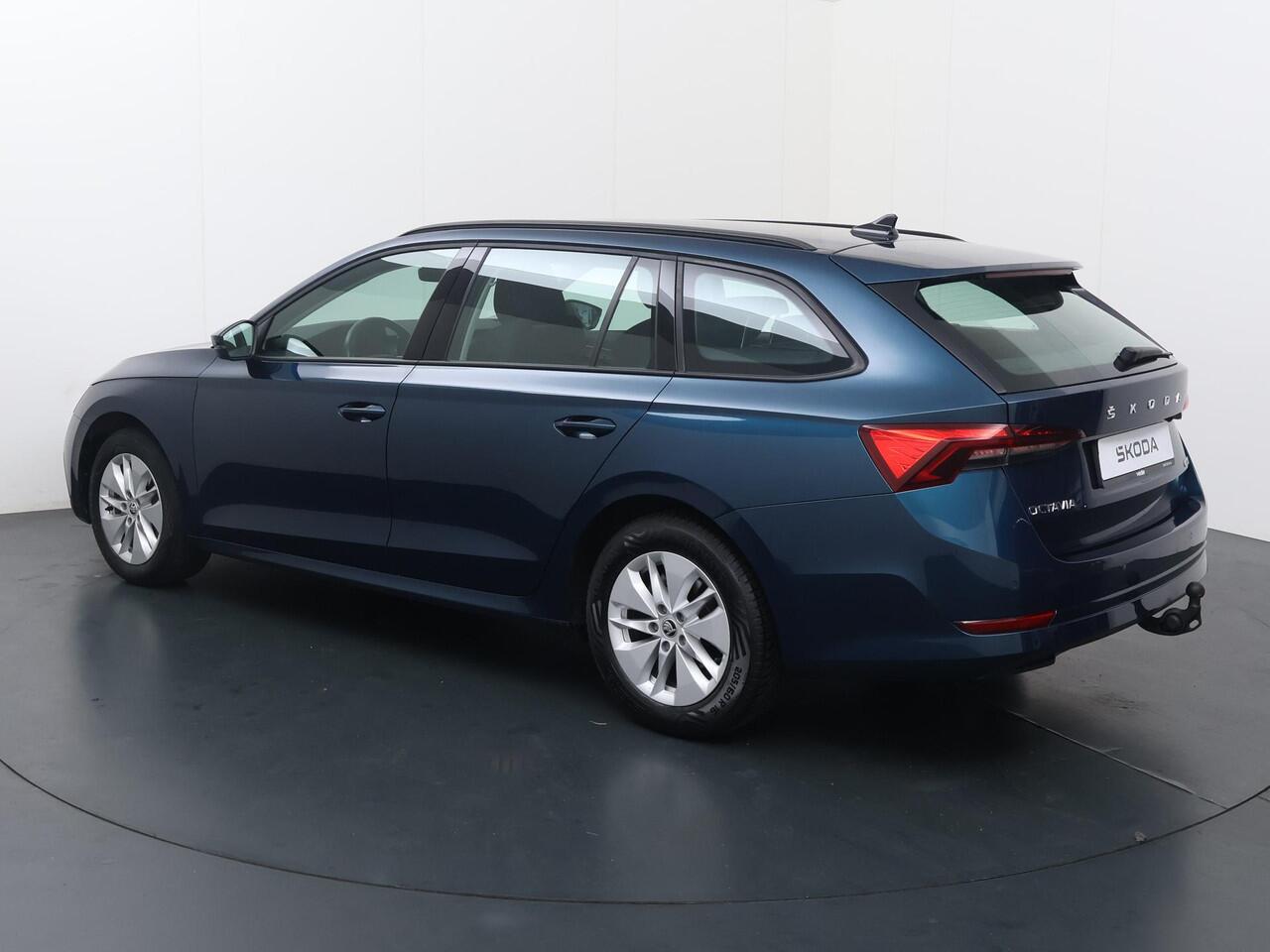 Skoda OCTAVIA Combi 1.0 e-TSI Ambition | 110 PK | Automaat | Trekhaak wegklapbaar | Digitaal instrumentenpaneel |