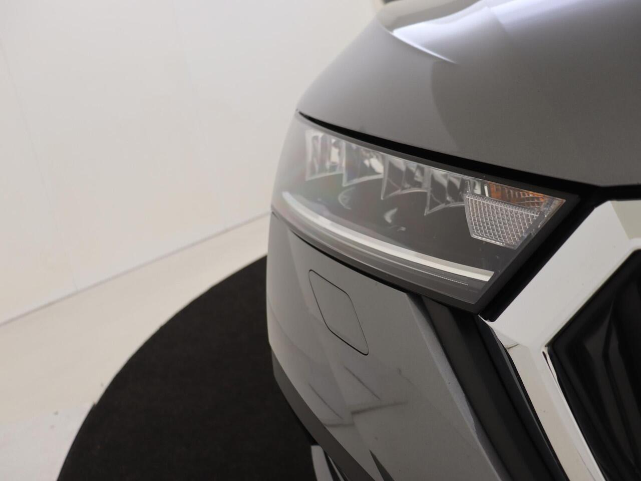 Skoda OCTAVIA Combi 1.0 e-TSI Business Edition Plus | Keyless | Dodehoek detectie | Navigatie | 3-zone airco | CarPlay | Stoel- en stuurwielverwarming | Adaptieve cruise control |