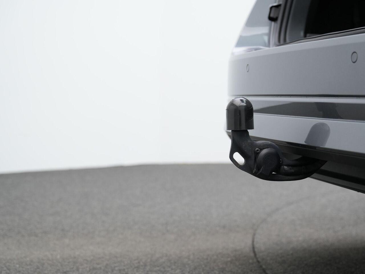 Skoda OCTAVIA Combi 1.0 TSI 110 pk Business Edition | Trekhaak | Stuur-/stoelverwarming | Navigatie