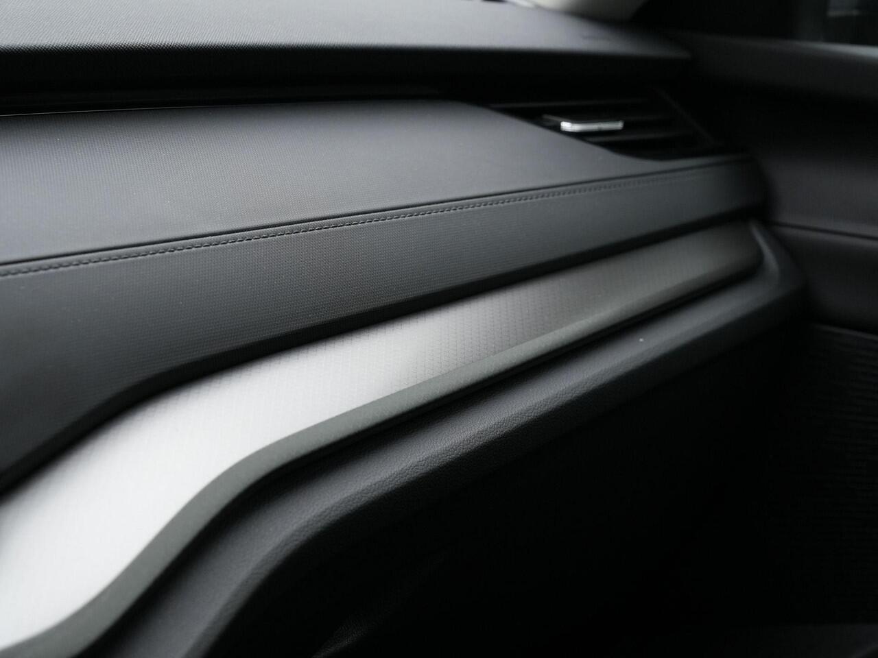 Skoda OCTAVIA Combi 1.0 TSI 110 pk Business Edition | Trekhaak | Stuur-/stoelverwarming | Navigatie