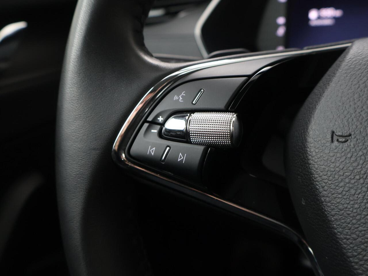 Skoda OCTAVIA Combi 1.0 e-TSI Ambition | 110 PK | Automaat | Trekhaak wegklapbaar | Apple Carplay/Android Auto |