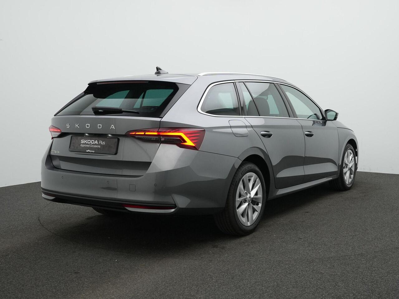 Skoda OCTAVIA Combi 1.5 TSI MHEV DSG Selection | Achteruitrijcamera | Adaptive cruise | Navigatie