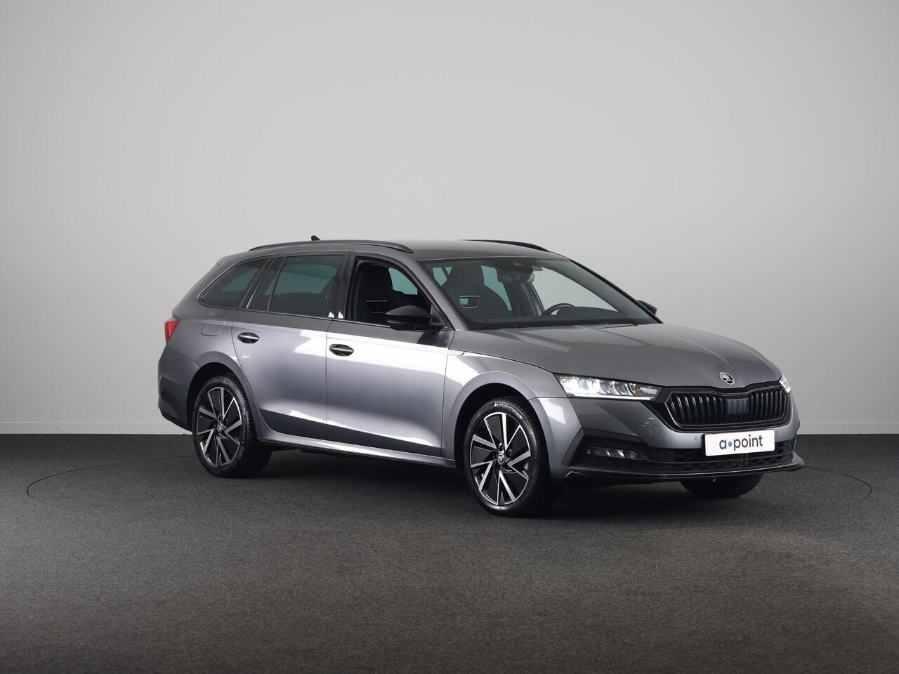 Skoda OCTAVIA Combi 1.4 TSI iV PHEV Sportline Business 204 pk Automaat (DSG) | Verlengde garantie | Navigatie | Parkeersensoren | Adaptieve cruise control | Stoelverwarming |