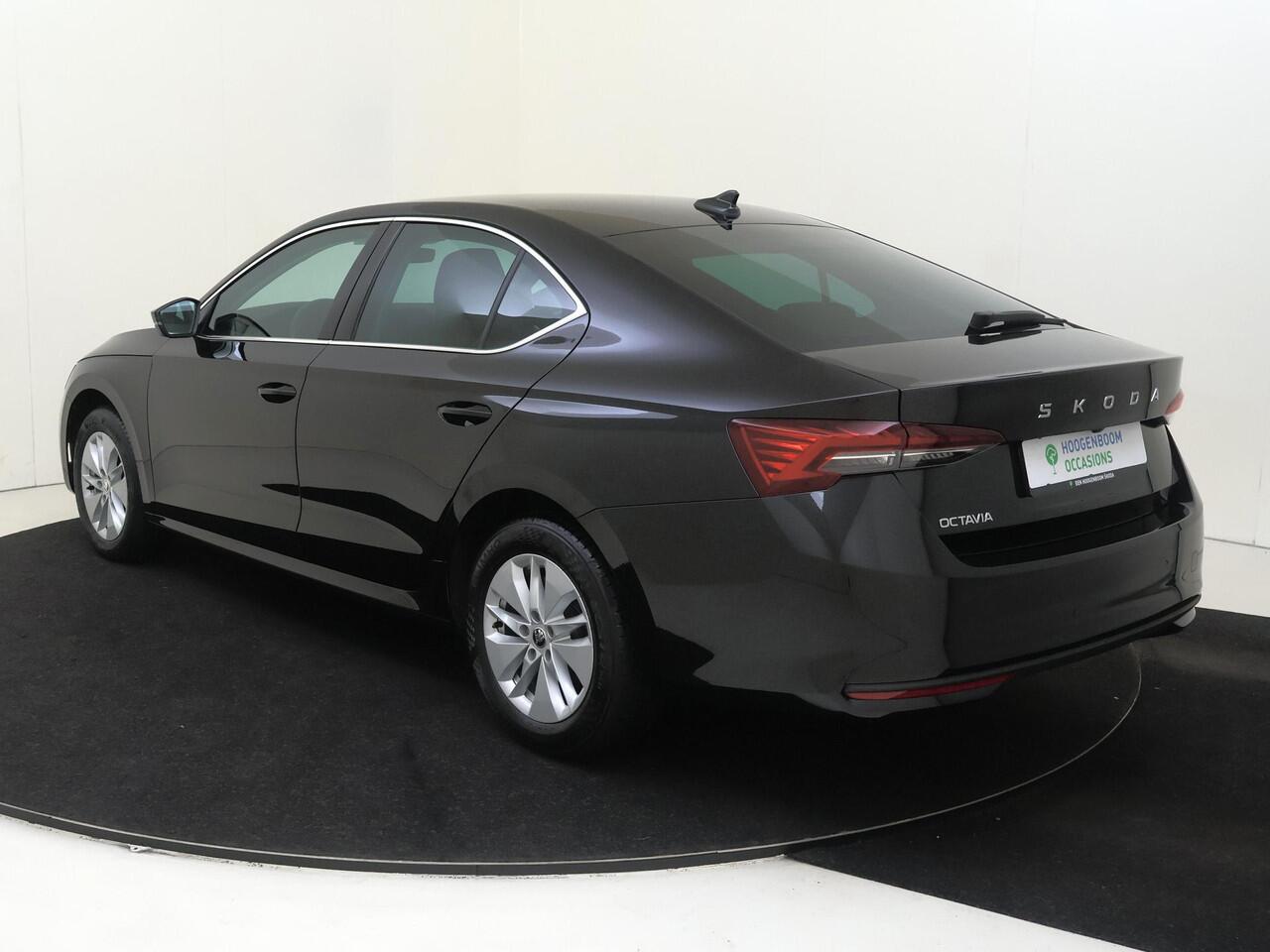 Skoda OCTAVIA 1.5 TSI MHEV Business Edition | Keyless | Navigatie | Dodehoek detectie | Stoel- en stuurwielverwarming | Adaptieve cruise control | Achteruitrijcamera | CarPlay |