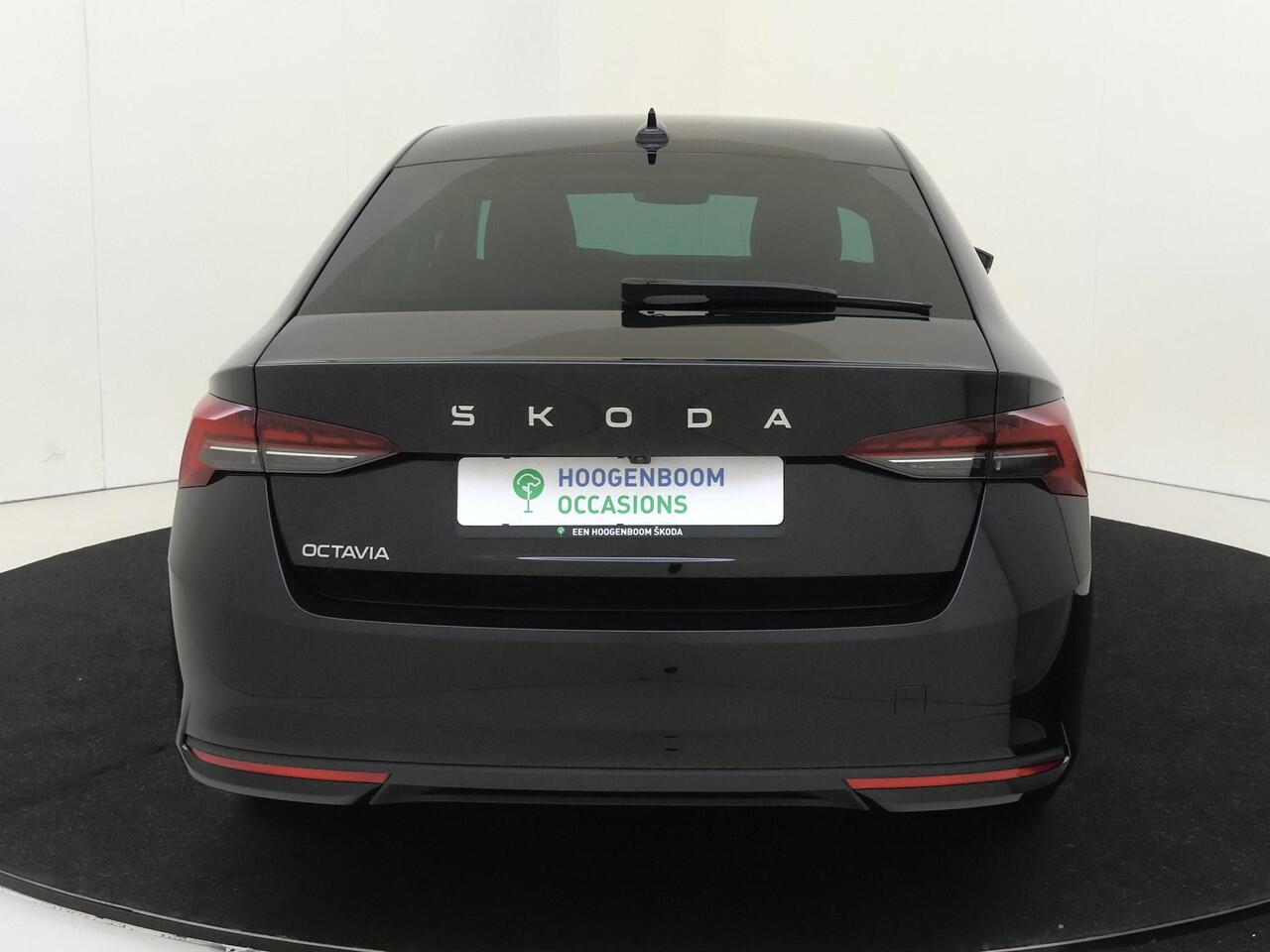 Skoda OCTAVIA 1.5 TSI MHEV Business Edition | Keyless | Navigatie | Dodehoek detectie | Stoel- en stuurwielverwarming | Adaptieve cruise control | Achteruitrijcamera | CarPlay |