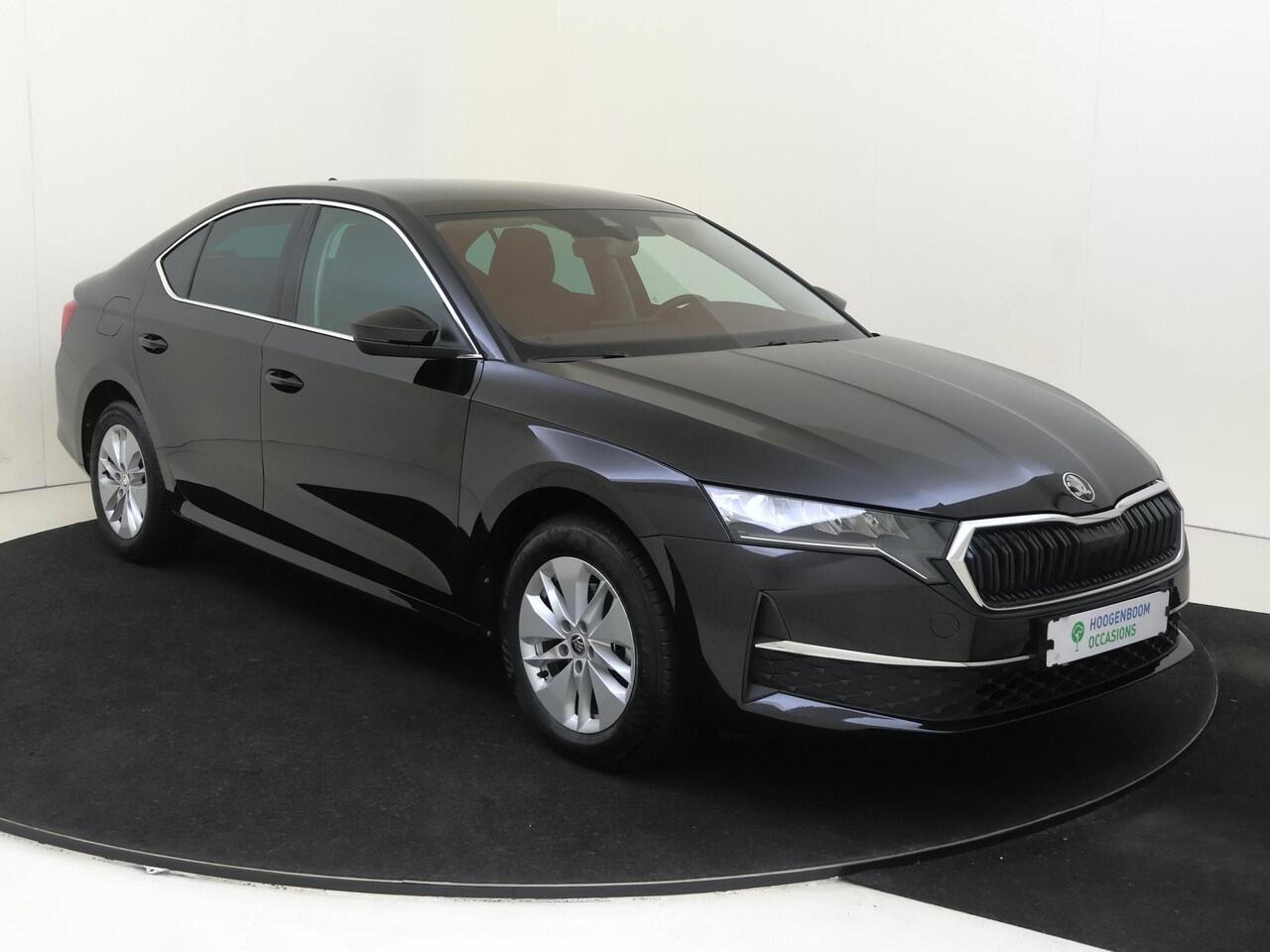 Skoda OCTAVIA 1.5 TSI MHEV Business Edition | Keyless | Navigatie | Dodehoek detectie | Stoel- en stuurwielverwarming | Adaptieve cruise control | Achteruitrijcamera | CarPlay |