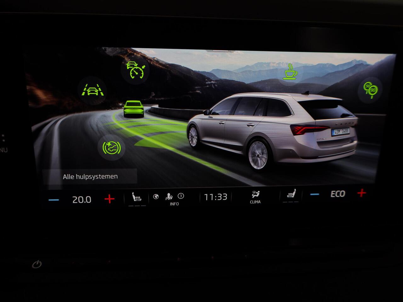 Skoda OCTAVIA Combi 1.4 TSI iV PHEV Sportline Business 204pk | Adaptieve cruise controle | 18 inch lichtmetalen velgen | Navigatie |