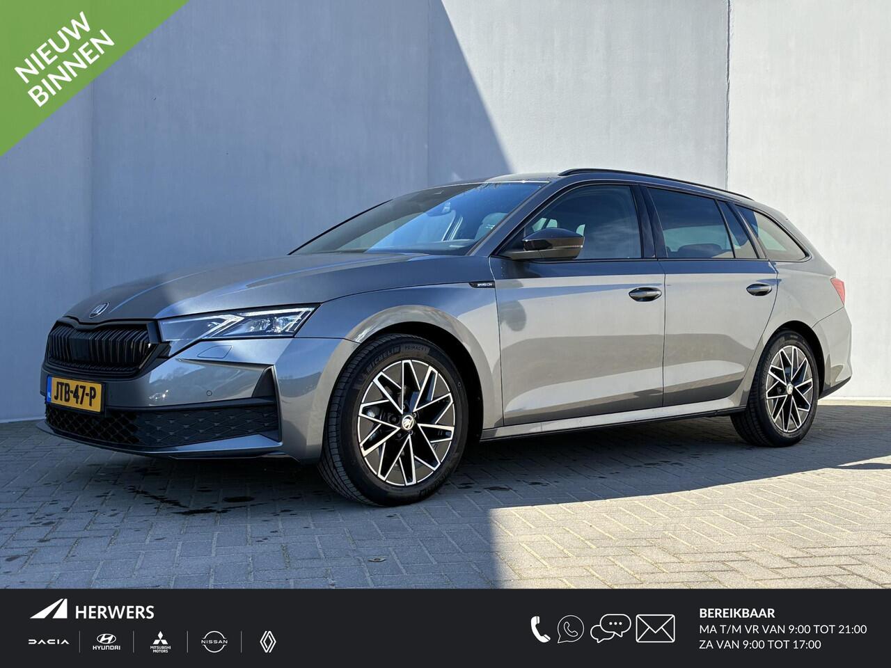 Skoda OCTAVIA Combi 1.5 TSI MHEV Sportline / Fabrieksgarantie t/m 12-2026 / Adaptieve Cruise Control / Navigatie / Apple Carplay/Android Auto / Achteruitrijcamera / Stoelverwarming / Sportstoelen / Elektrische achterklep /