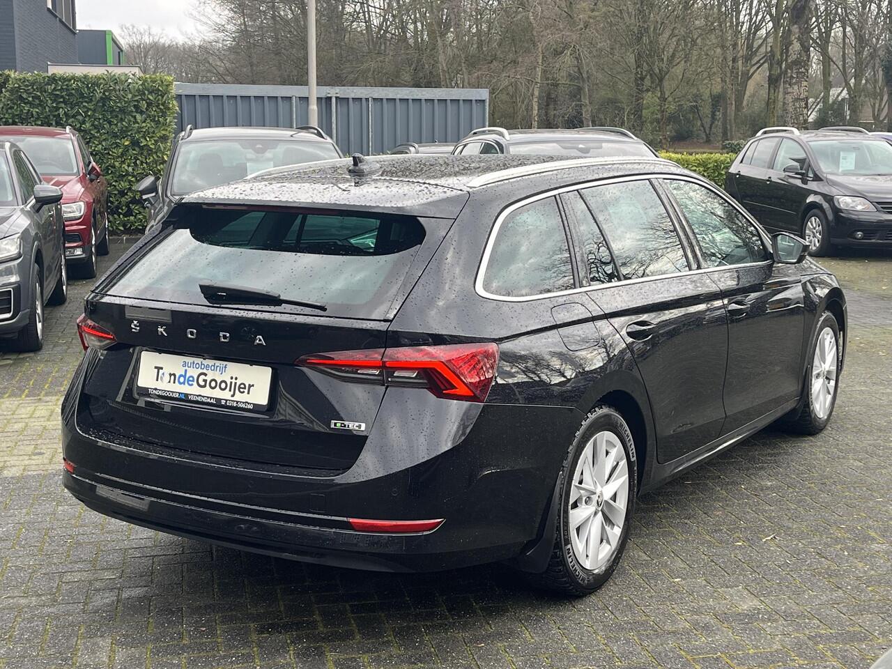 Skoda OCTAVIA Combi 1.0 e-TSi DSG Business Edition | CAMERA | STUUR-STOELVERW. | EL. ACHTERKLEP |