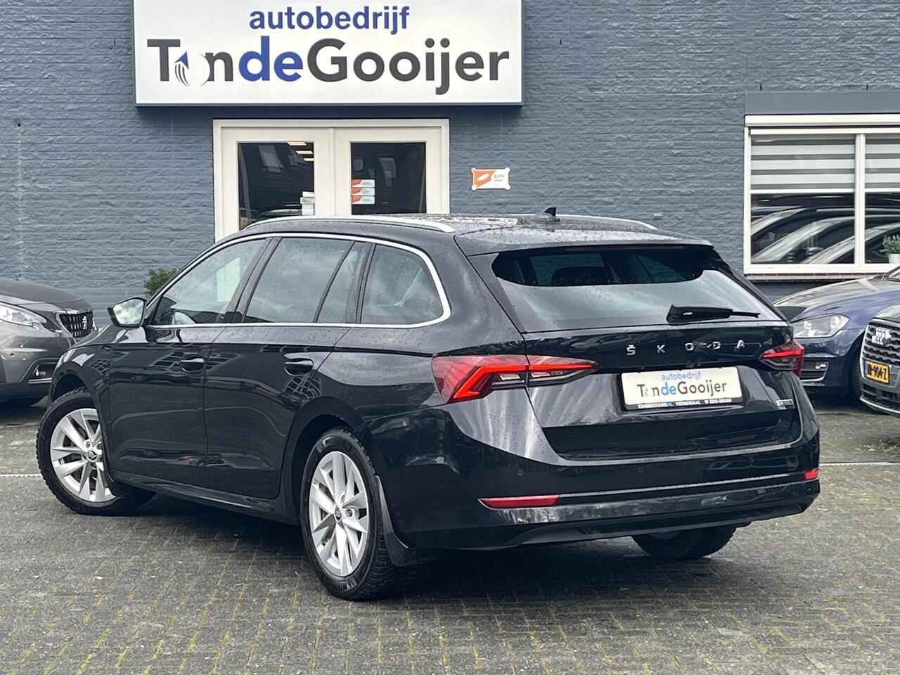 Skoda OCTAVIA Combi 1.0 e-TSi DSG Business Edition | CAMERA | STUUR-STOELVERW. | EL. ACHTERKLEP |