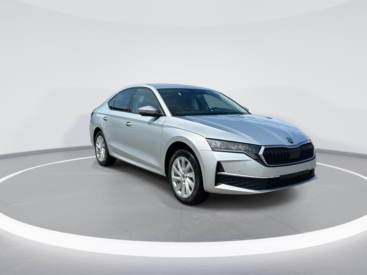 Skoda OCTAVIA First Edition 1.5 TSI m-HEV 85kW/115pk Hatchback | Advance pakket | Lichtmetalen velgen 17" rotare aero | Lodge interieur design selectie | 2000,- inruilvoordeel