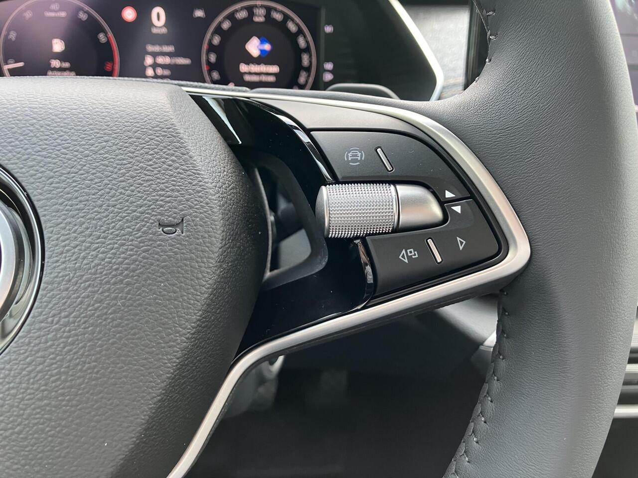 Skoda OCTAVIA combi First Black Styling Pakket 1.5 TSI 115 pk DSG ¦koda Octavia combi First Edition 1.5 TSI m-HEV 115 pk DSG | Automaat | Navigatie | Adaptieve cruise control | Apple Carplay/Android Auto | 17" lichtmetalen velgen |