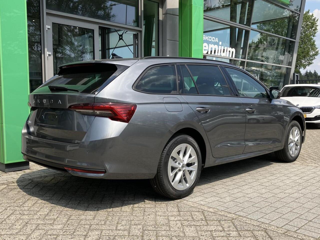 Skoda OCTAVIA combi First Black Styling Pakket 1.5 TSI 115 pk DSG ¦koda Octavia combi First Edition 1.5 TSI m-HEV 115 pk DSG | Automaat | Navigatie | Adaptieve cruise control | Apple Carplay/Android Auto | 17" lichtmetalen velgen |