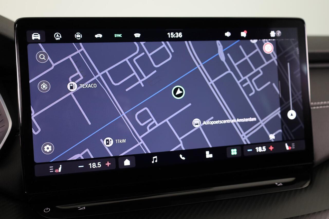Skoda OCTAVIA Combi 1.5 TSI MHEV 150pk DSG-7 Sportline Business | Led Matrix | 19 inch | Black pakket | Panoramadak | Elek. stoel | Stoelverwarming voor + achter | Travel Assist | Adaptive Cruise
