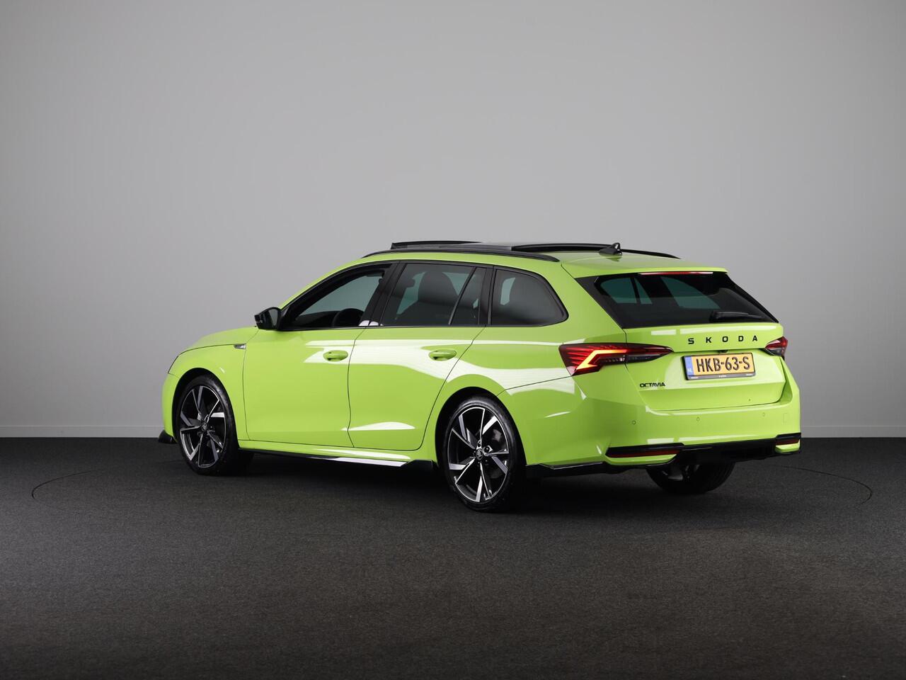 Skoda OCTAVIA Combi 1.5 TSI MHEV 150pk DSG-7 Sportline Business | Led Matrix | 19 inch | Black pakket | Panoramadak | Elek. stoel | Stoelverwarming voor + achter | Travel Assist | Adaptive Cruise