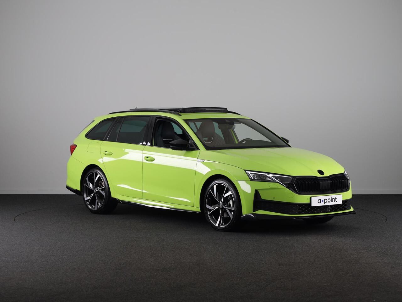 Skoda OCTAVIA Combi 1.5 TSI MHEV 150pk DSG-7 Sportline Business | Led Matrix | 19 inch | Black pakket | Panoramadak | Elek. stoel | Stoelverwarming voor + achter | Travel Assist | Adaptive Cruise