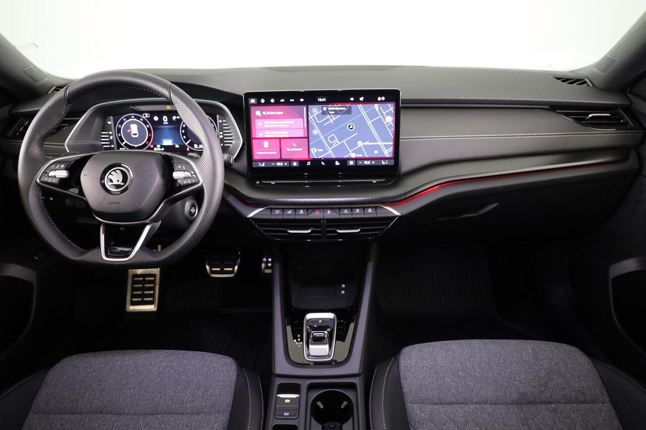 Skoda OCTAVIA Combi 1.5 TSI MHEV 150pk DSG-7 Sportline Business | Led Matrix | 19 inch | Black pakket | Panoramadak | Elek. stoel | Stoelverwarming voor + achter | Travel Assist | Adaptive Cruise