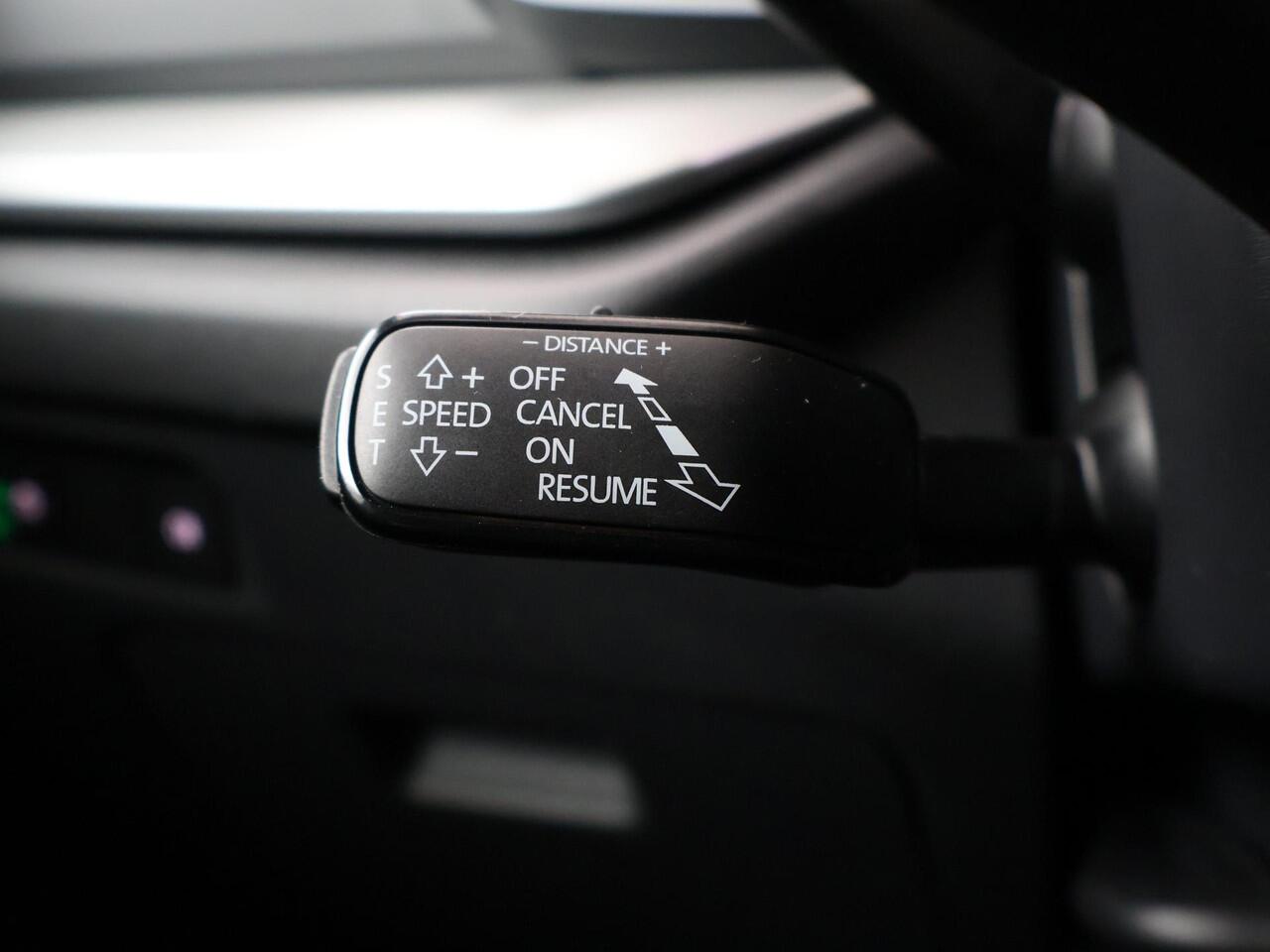 Skoda OCTAVIA Combi Business Edition 1.5 TSI 115 PK | Navigatie | Trekhaak | 17" Lichtmetalen velgen | Winter pakket | cruise control adaptief |